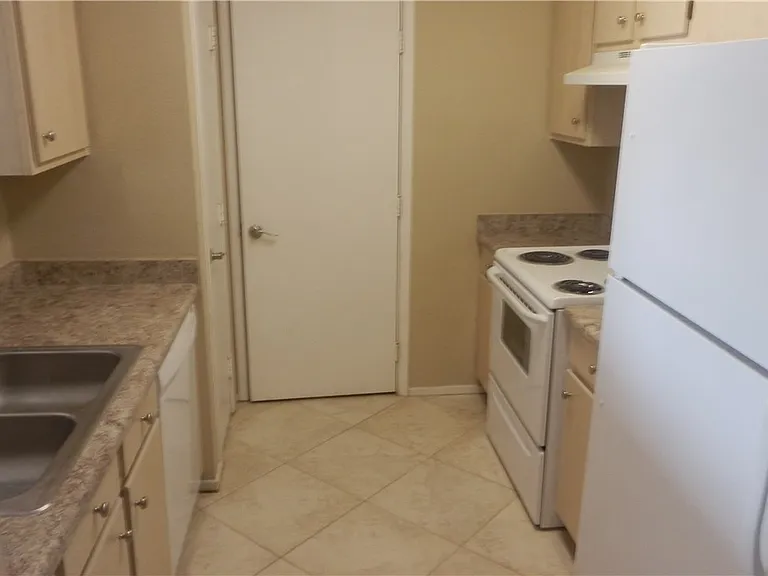 1150 N Buffalo Dr #2023 — Photo 2