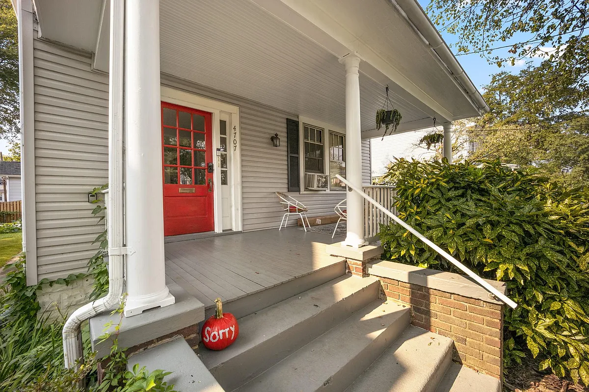 Building Photo - 4707 Guilford Rd