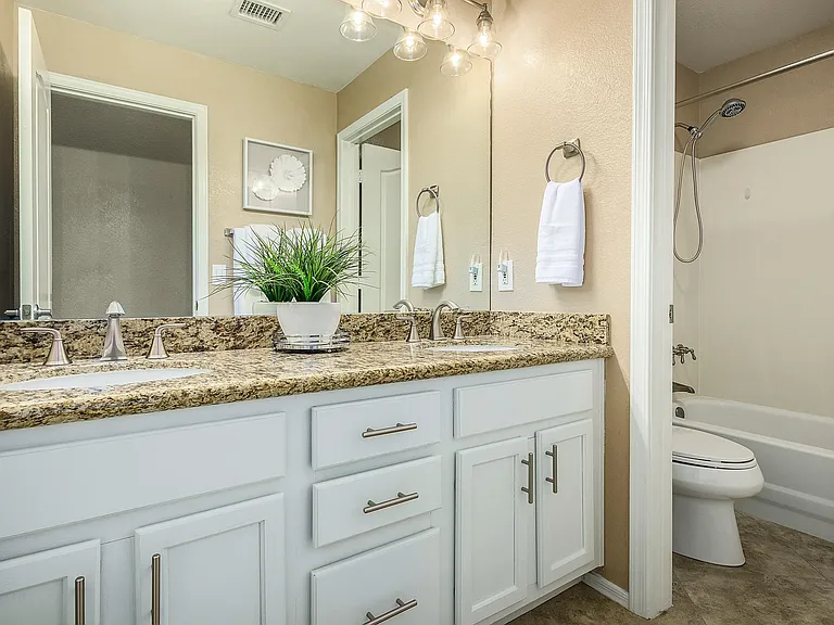 7269 W Robin Ln — Photo 17