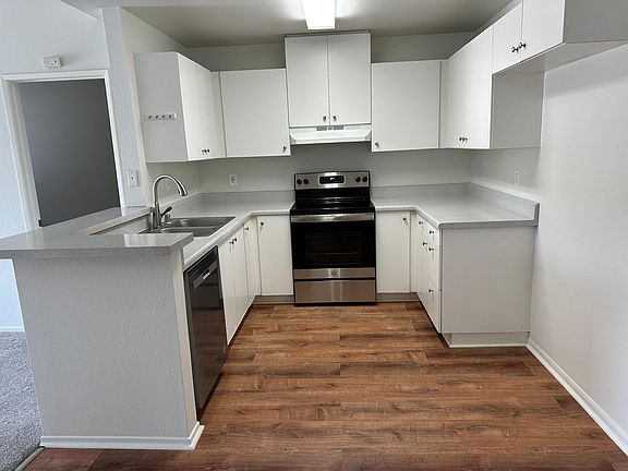 3rd image of 145 W Lincoln Ave
