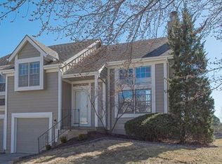 10921 W 115th Ter, Overland Park, KS 66210