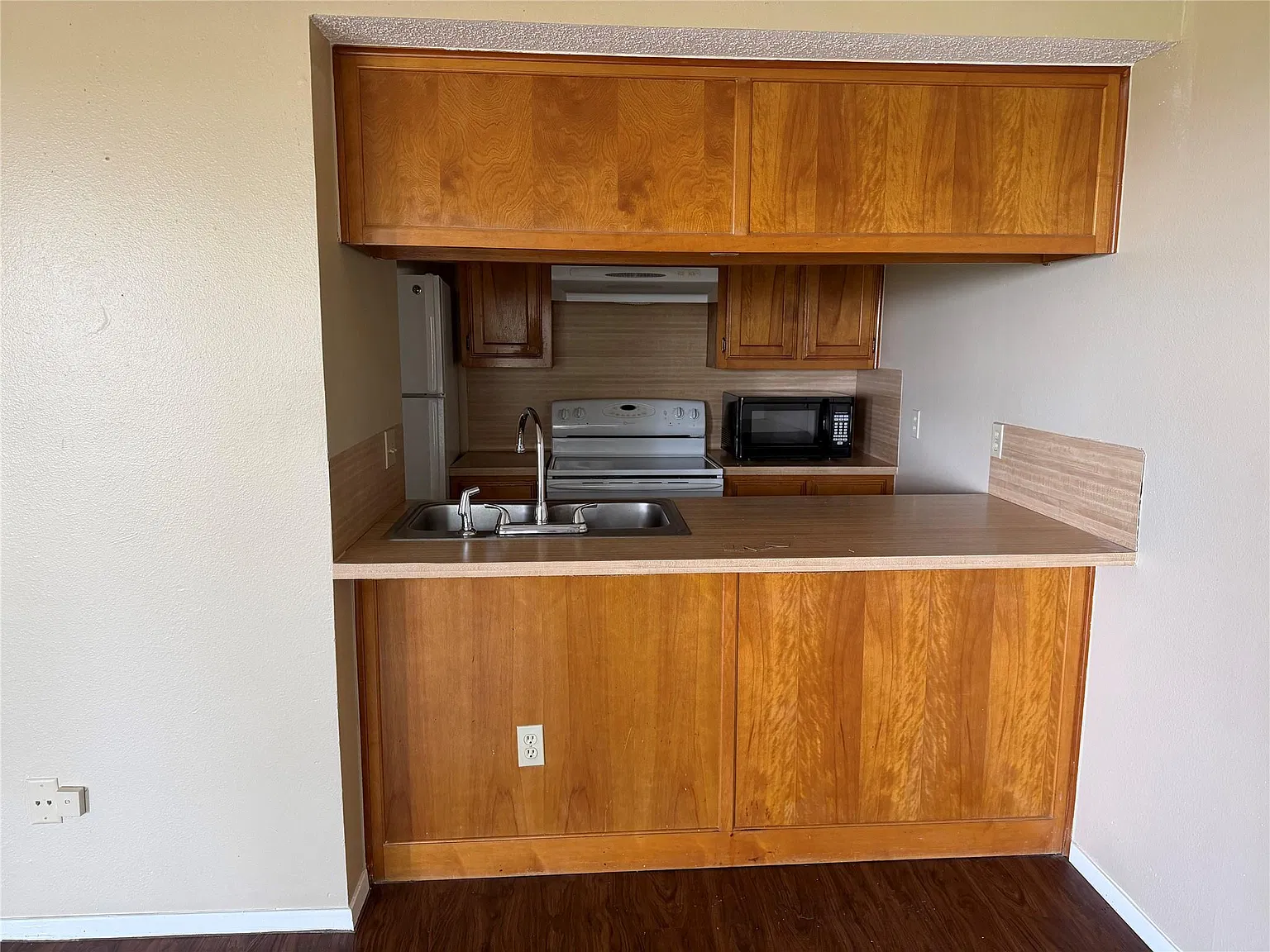 2 bed, 2.0 bath, 826 sqft, $1,100 — Photo 4