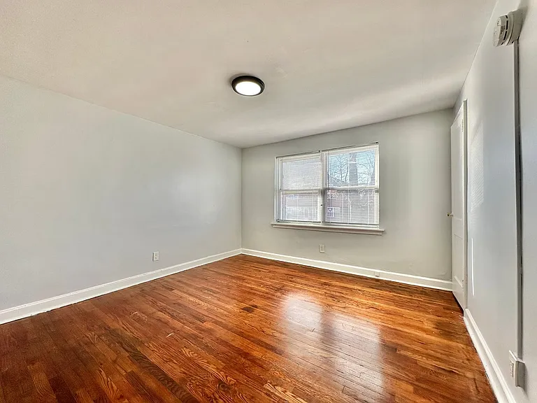 Colby Court - New Haven CT — Photo 11
