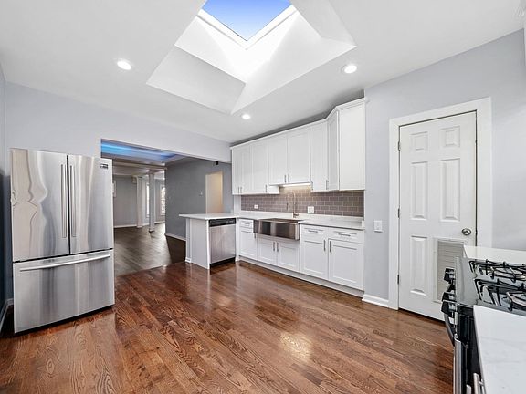 5th image of 2613 N Fairfield Ave #2
