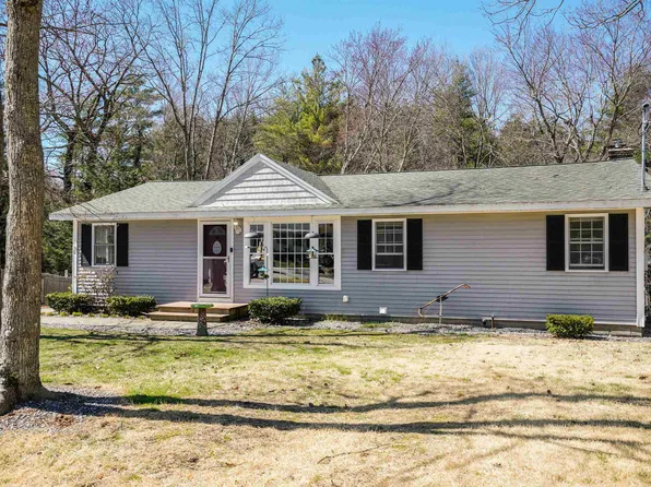 4 Bel Aire Avenue, Merrimack, NH 03054