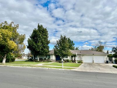 5734 N Colonial Ave, Fresno, CA, 93704
