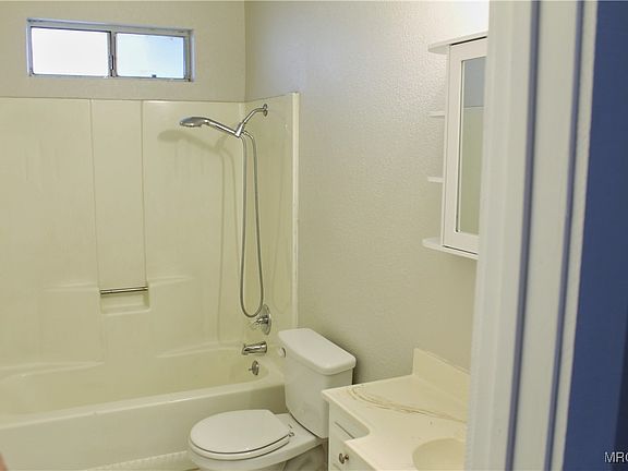 5th image of 413 N North Shore Dr