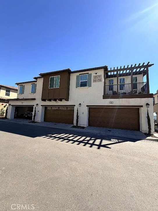 3 bed, 2.5 bath, 1417 sqft, $3,500 — Photo 3