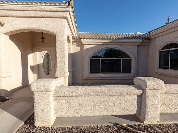 3rd image of 3355 Fountain Palm Dr