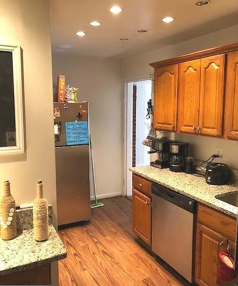 2905 Strathmeade St — Photo 5