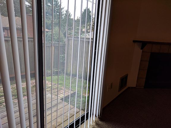 sliding glass door to back yard
