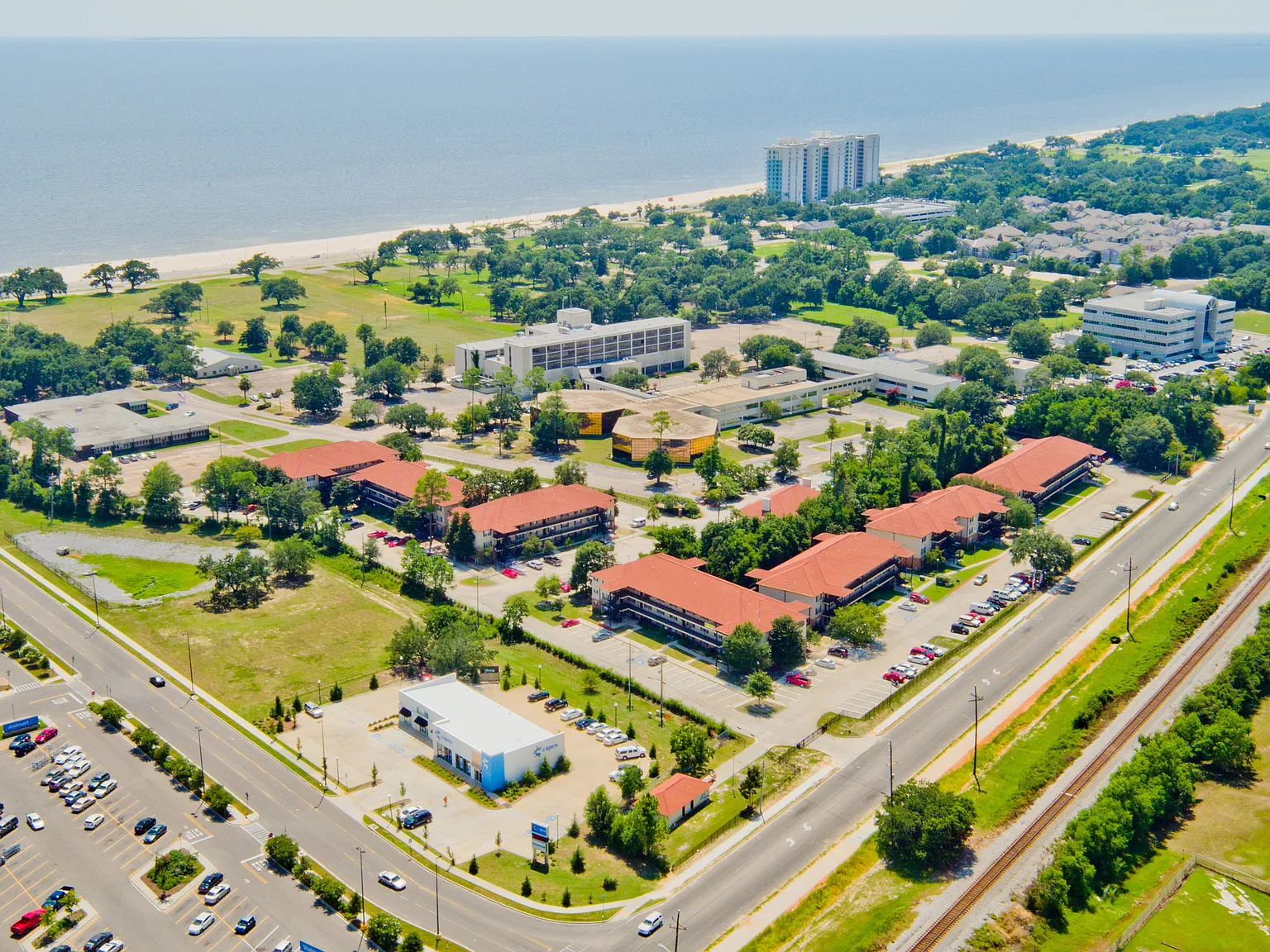 Royal Gulf Apartment Homes — Photo 1
