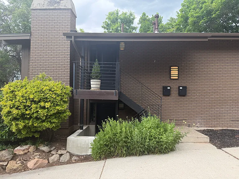 1825 S Foothill Dr — Photo 16