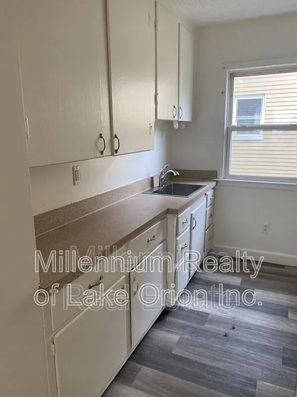 2 bed, 1.0 bath, 900 sqft, $895 — Photo 3