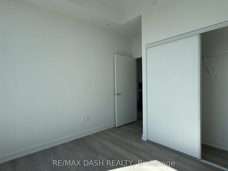1007 The Queensway #909 — Photo 12