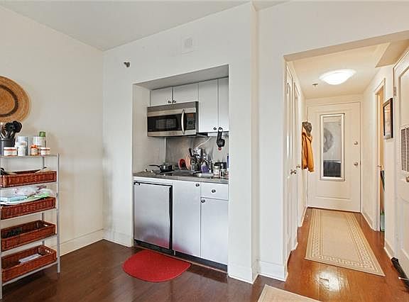 5th image of 1205 St Charles Ave APT 512