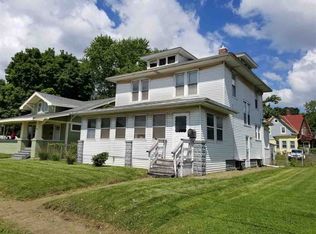 2920 Rockingham Rd, Davenport, IA 52802