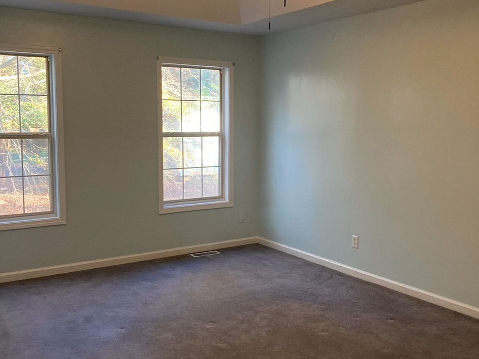 2nd image of 333 Annie Ln