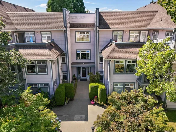 1196 Sluggett Rd #107, Central Saanich, BC V8M 2J3