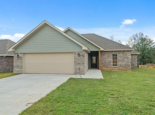82 E Bartlet Way, Hattiesburg, MS 39402