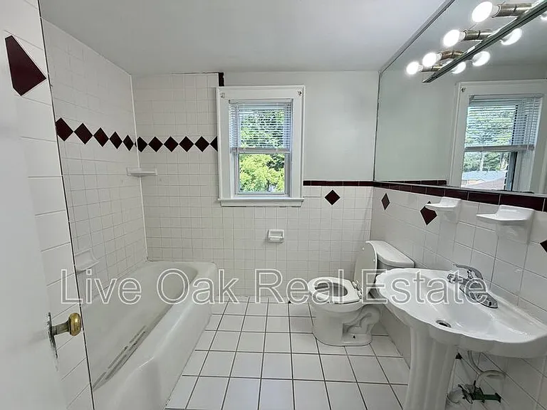 1319 Myrtle Ave #B — Photo 8