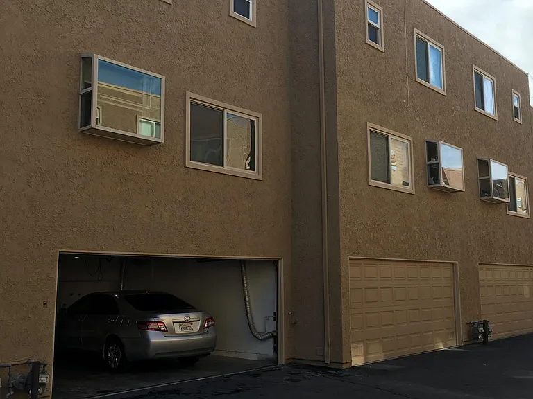 2-Car Pvt. Garage