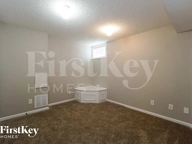 15049 W 145th St — Photo 13