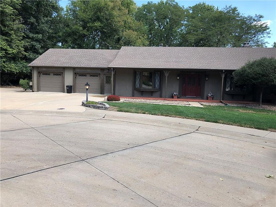 1st image of 2305 Edgewater Dr