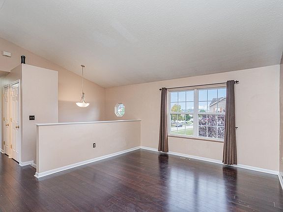 5th image of 756 Ackerly Dr