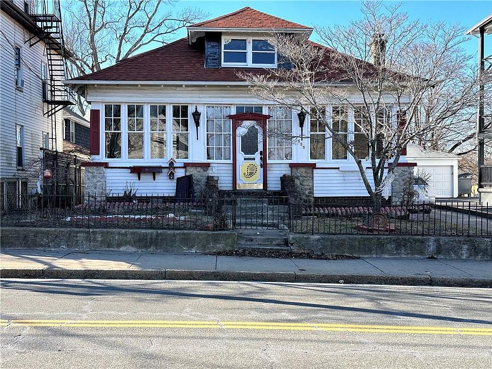 1st image of 555 Providence St