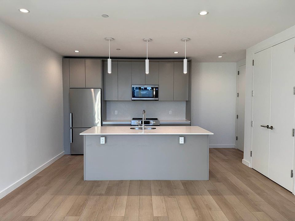 1st image of 29-17 40th Ave #908