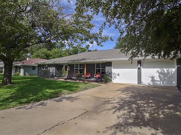 3rd image of 6240 Trail Lake Dr