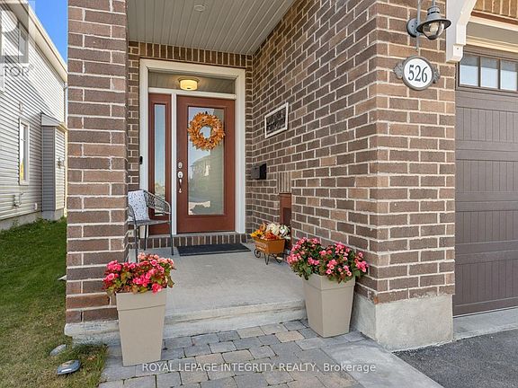 2nd image of 526 Jackdaw Ave
