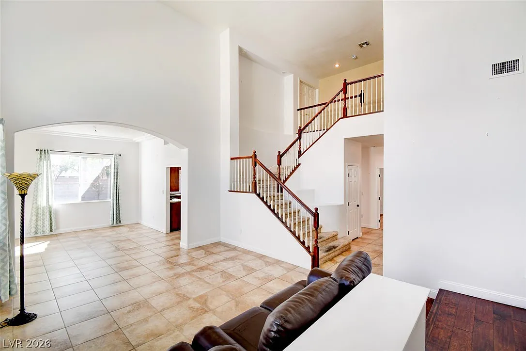 4 bed, 4.5 bath, 3010 sqft, $3,595 — Photo 2