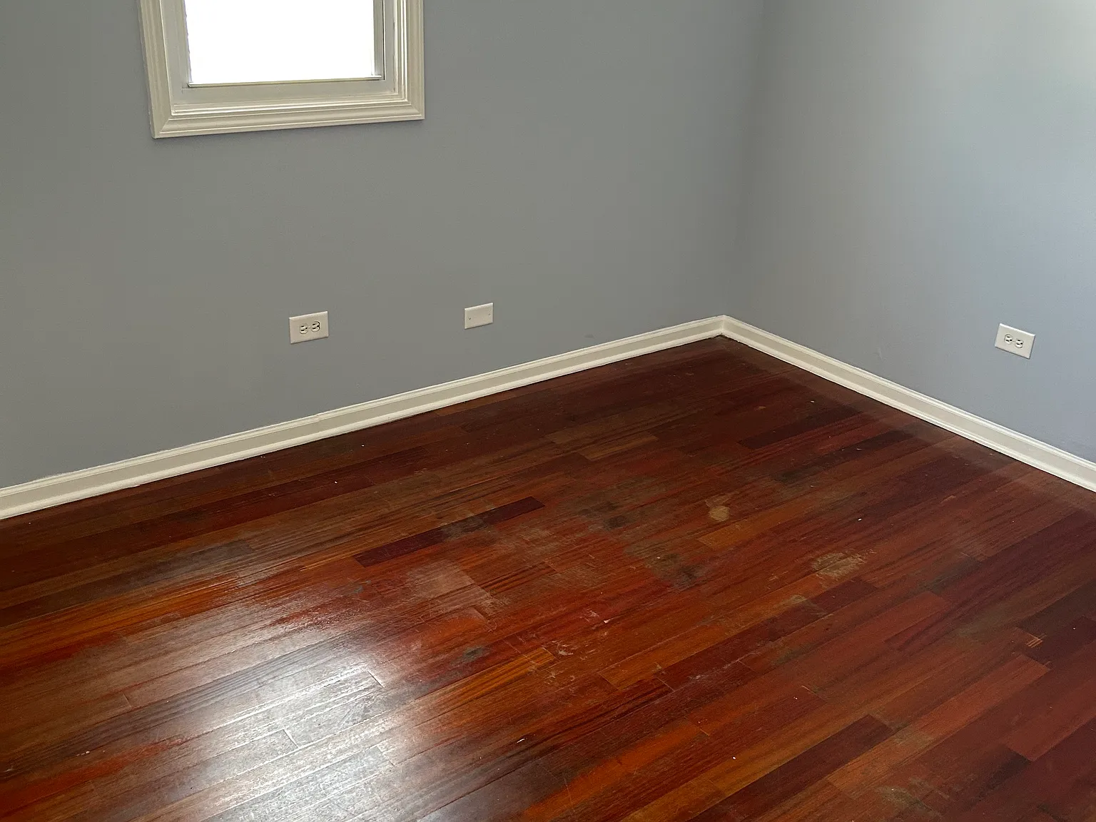 3 bed, 1.5 bath, 1100 sqft, $2,400 — Photo 3