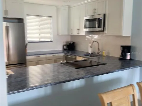 1801 Gulf Dr N Unit 270, Bradenton Beach, FL 34217