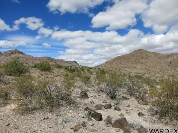 6113 W Kit Dr, Golden Valley, AZ 86413