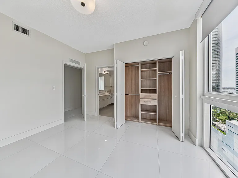 600 NE 27th St #1605 — Photo 36
