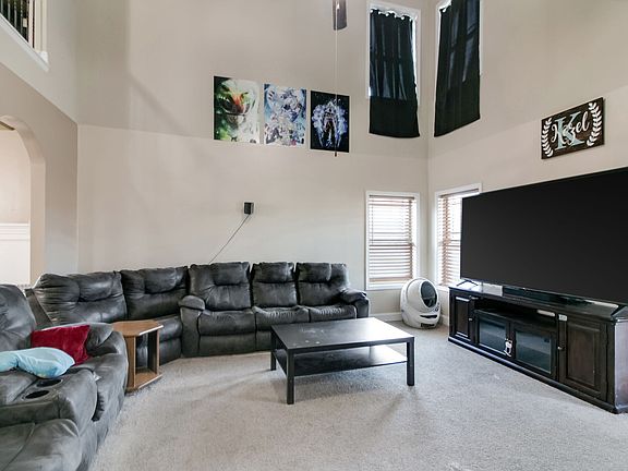 5th image of 3353 1/2 N Henderson Way