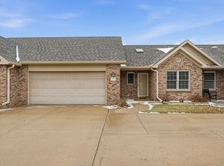 803 Clearwater Cir, Beatrice, NE 68310