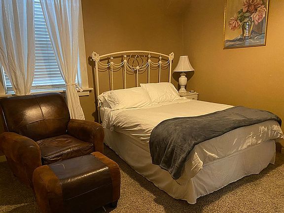 3rd image of 302 W Yakima Ave APT 203