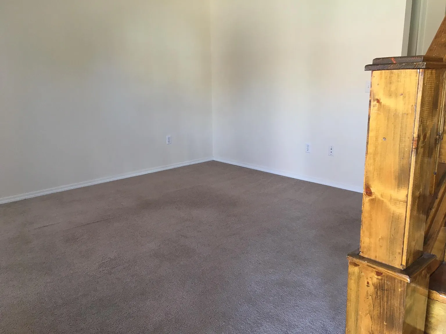 2 bed, 1.5 bath, 1015 sqft, $1,050 — Photo 3