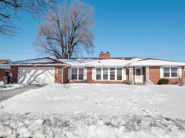 205 Meckfessel Dr, Fairview Heights, IL 62208