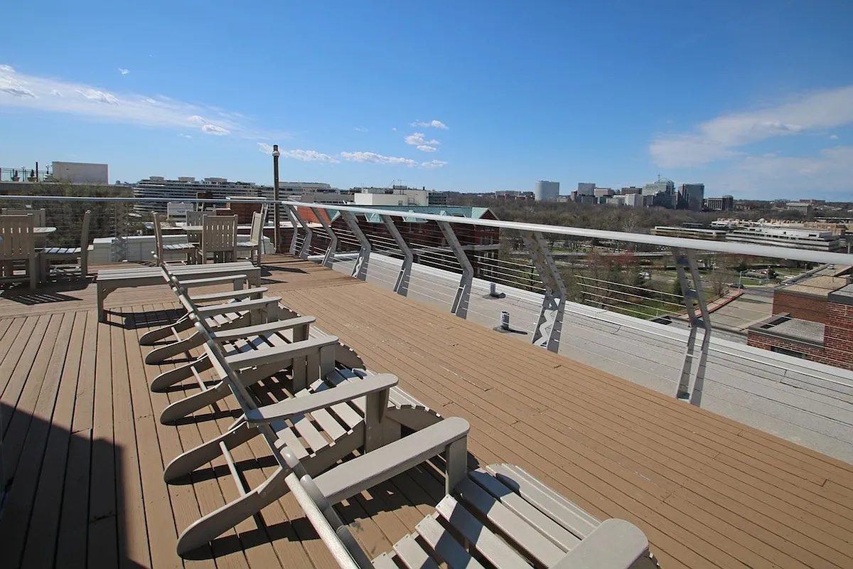 Building Photo - 2515 K St NW #708