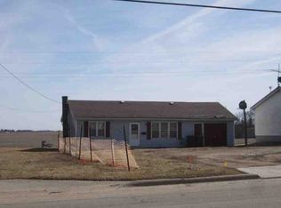 647 N Broad St, Lanark, IL 61046