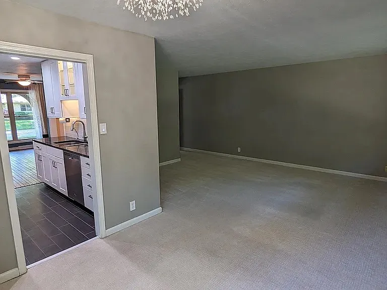 8238 Taunton Rd — Photo 2