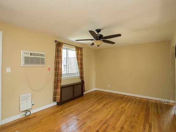 4th image of 26034 75th Ave