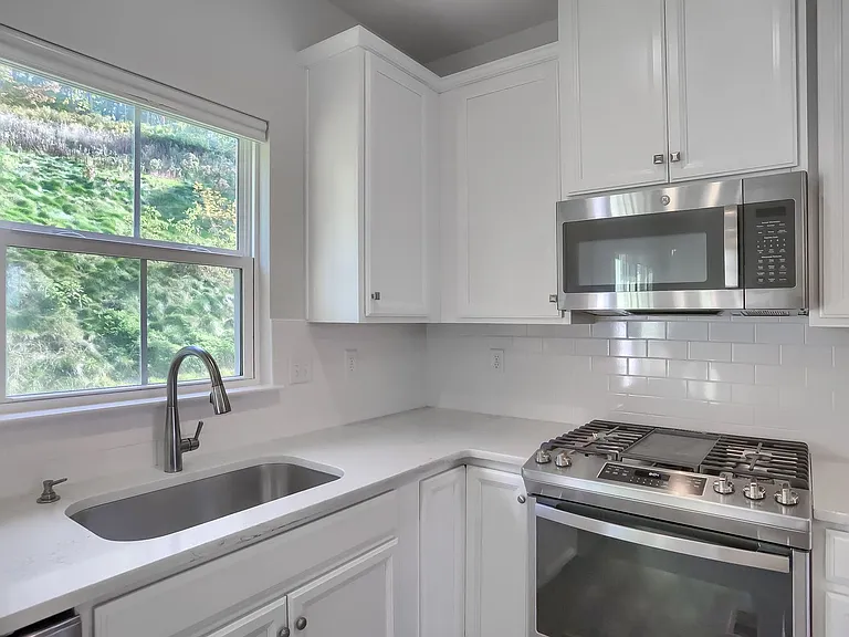 137 Moyer Hill Dr — Photo 16