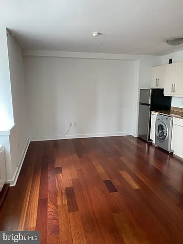219 S 18th St #29-511 Photo 1