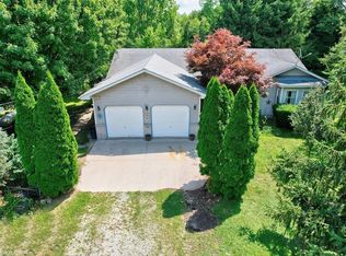 212 Sturdevant Rd, Smiths Creek, MI 48074